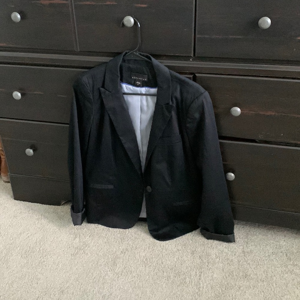 Attention blazer in black